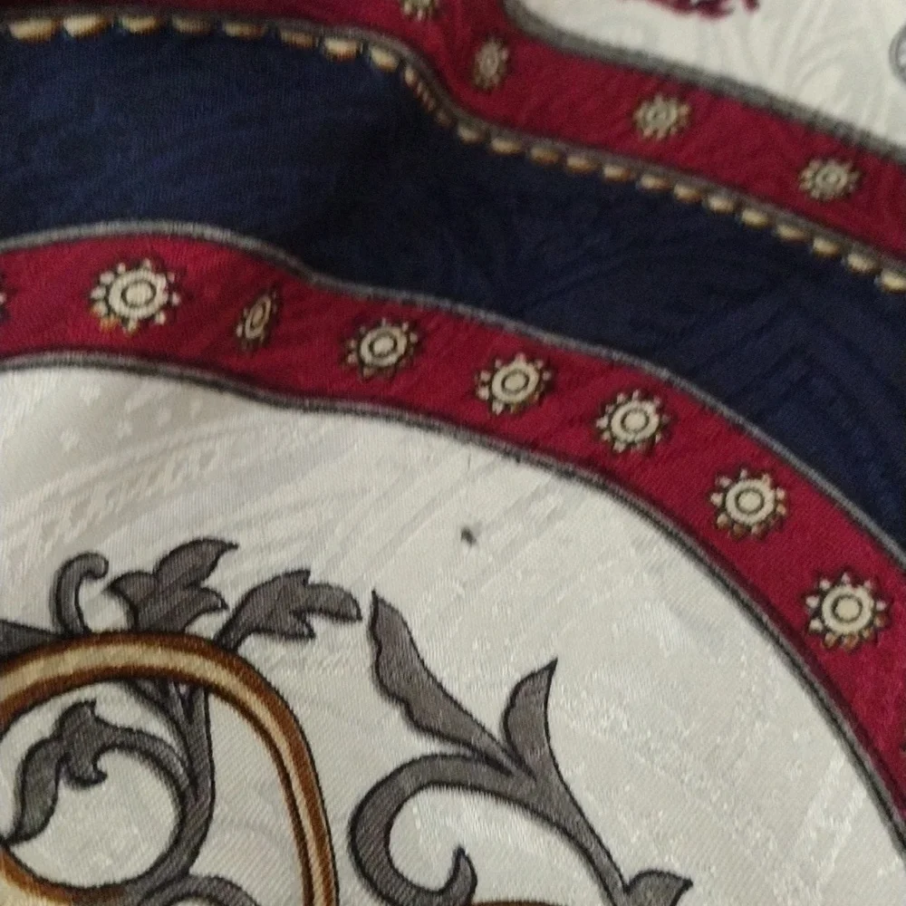 Elegant Red and Blue Patterned Scarf